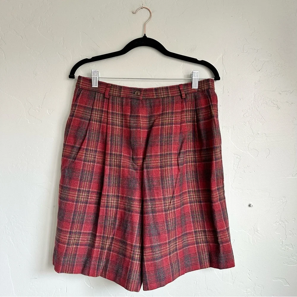 Pendleton Vintage Women Red Gray Plaid 100% Wool Shorts Preppy Fall Size 14 EUC